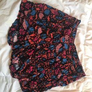 Floral flowy shorts with pockets